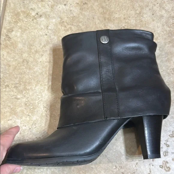 BCBG Black Heeled Boots with Slouchy Design - Picture 6 of 8